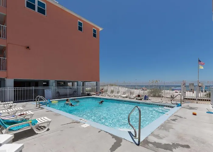 Harbor House B19 Apartment