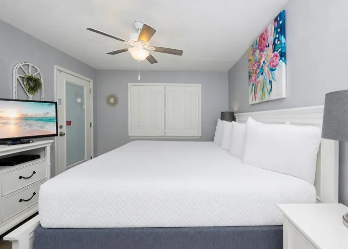 Harbor House B19 Apartment *